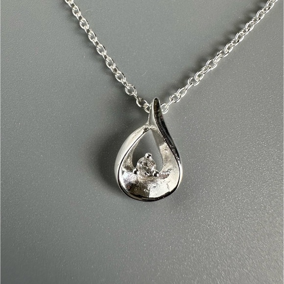 Sterling Silver Classic Solitaire Tear Drop Pendant Necklace - Picture 9 of 9